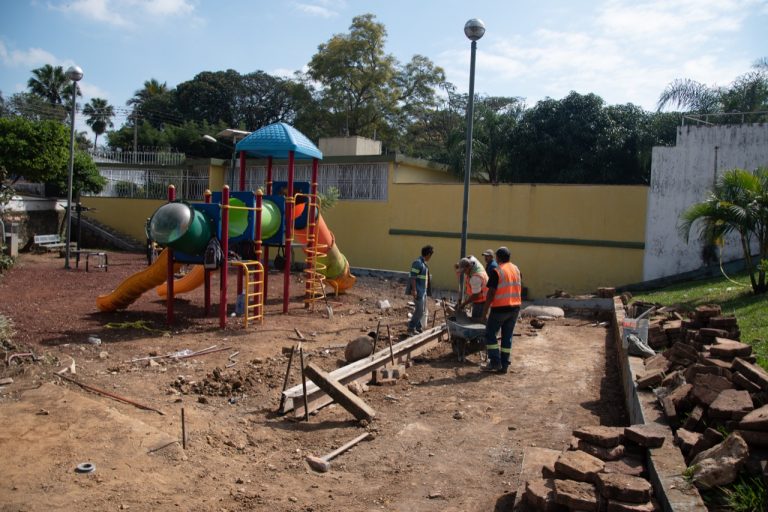 AYUNTAMIENTO DE CÓRDOBA CONTINÚA CON RESCATE DE PARQUE EL CARACOL