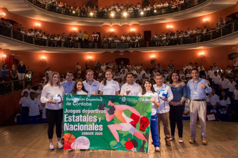 ISAAC LUZ ABANDERA DELEGACIÓN DEPORTIVA QUE REPRESENTARÁ A CÓRDOBA EN JUEGOS ESTATALES Y NACIONALES CONADE 2020