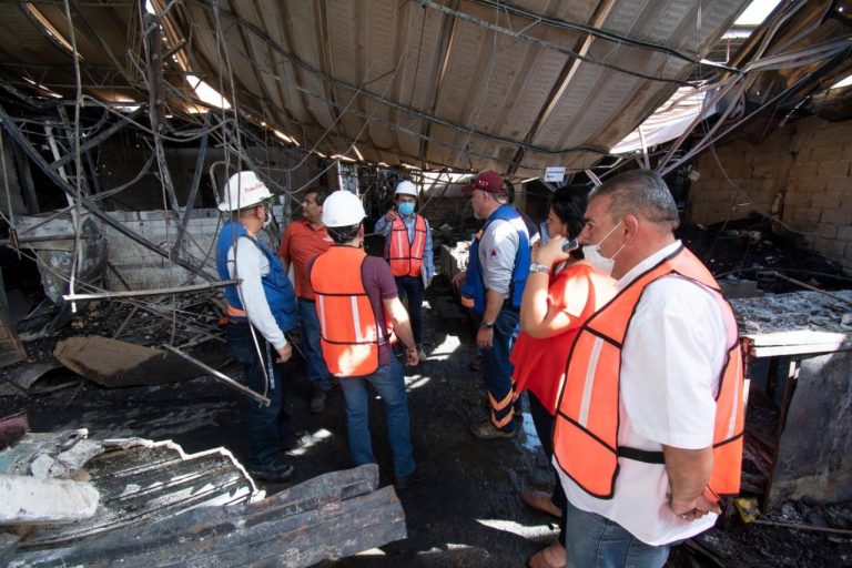 EN CÓRDOBA, LIBERAN PESO A LA ESTRUCTURA DAÑADA POR INCENDIO EN MERCADO REVOLUCIÓN