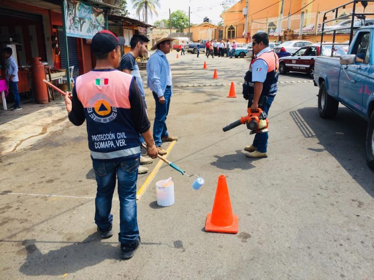 EN COMAPA REALIZAN TRABAJO DE ORDENAMIENTO VIAL
