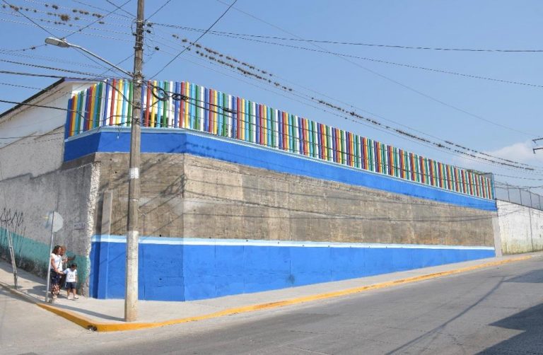 RECONSTRUYE AYUNTAMIENTO DE CÓRDOBA BARDA PERIMETRAL EN JARDÍN DE NIÑOS ROSAURA ZAPATA