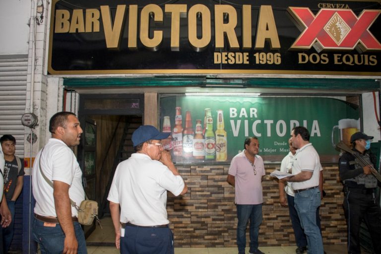 INSTRUYE AYUNTAMIENTO DE CÓRDOBA SUSPENSIÓN DE ACTIVIDADES EN BARES, VIDEOBARES, CANTINAS, CERVECERÍAS Y CENTROS NOCTURNOS
