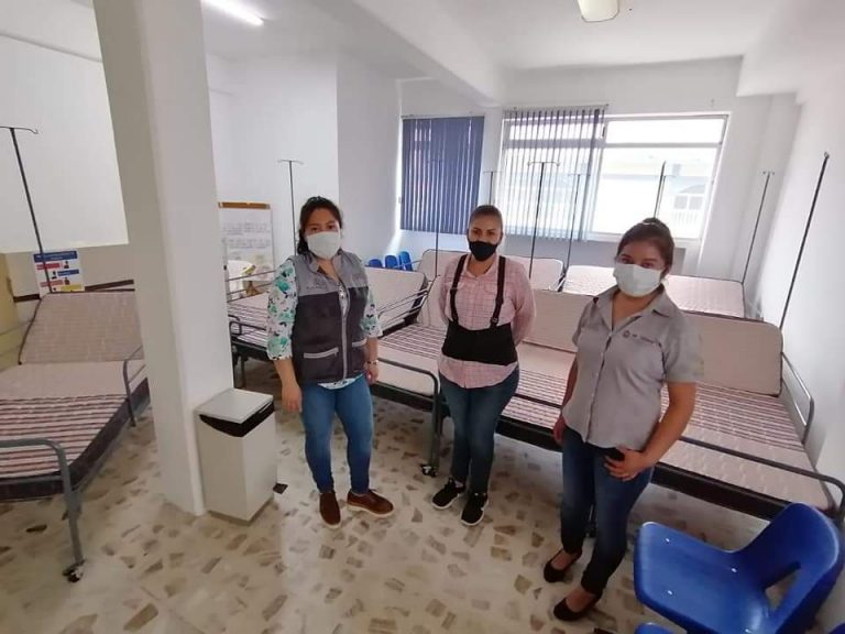 ALCALDESA DE HUATUSCO, ENTREGA 10 CAMAS AL HOSPITAL GENERAL DR. DARÍO MÉNDEZ LIMA