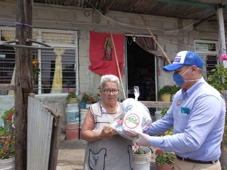 FAMILIAS VULNERABLES DE CÓRDOBA RECIBEN APOYO DE ALIMENTOS EN SUS CASAS POR EMERGENCIA SANITARIA