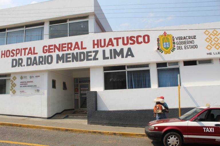 SANITIZAN VARIOS PUNTOS DEL CENTRO DE HUATUSCO, EN PREVENCIÓN AL COVID-19