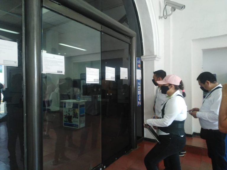 ALCALDESA ACUDE A INSTITUCIONES BANCARIAS Y CENTROS COMERCIALES A SOLICITAR SE SUMEN A LAS MEDIDAS DE PREVENCIÓN POR COVID-19