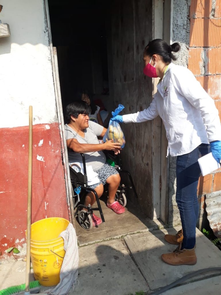 ENTREGAN POLLOS FRESCOS A LA POBLACIÓN VULNERABLE DE HUATUSCO