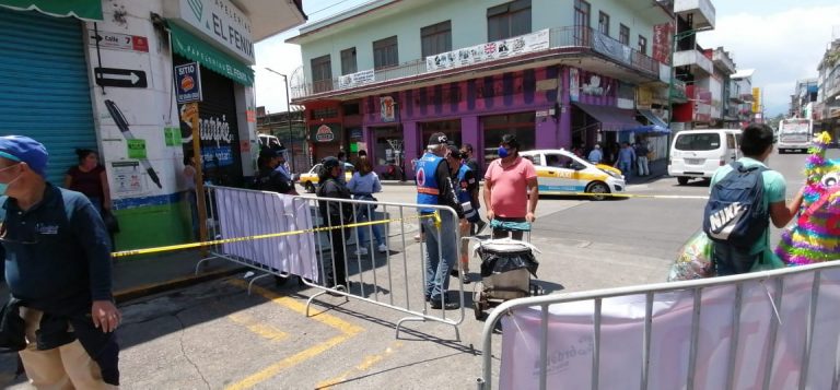 INSTALAN CERCO SANITARIO EN ZONA DEL MERCADO REVOLUCIÓN DE CÓRDOBA