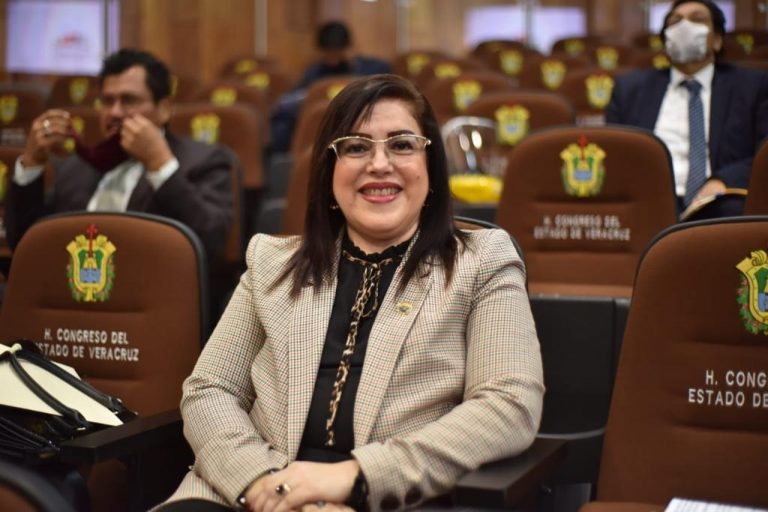 CON RECORTE A PARTIDOS POLÍTICOS TENDREMOS UN VERACRUZ MÁS PRÓSPERO: ROSALINDA GALINDO