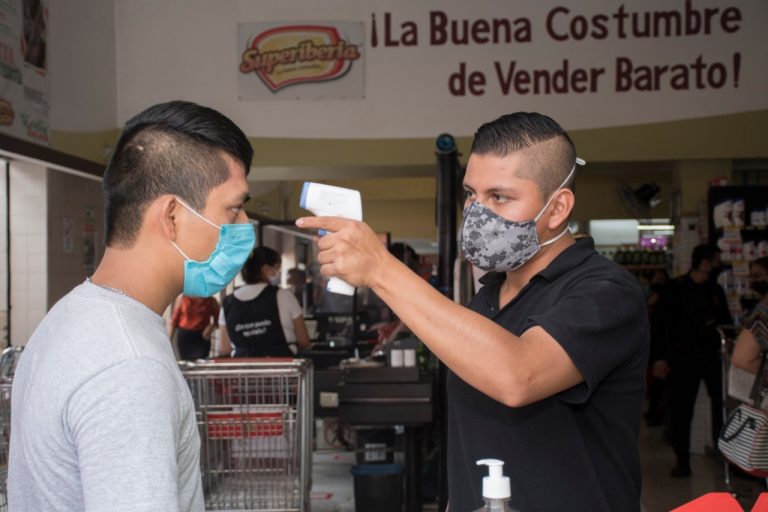 EN CÓRDOBA SUPERVISAN QUE SUPERMERCADOS CUMPLAN CON MEDIDAS SANITARIAS