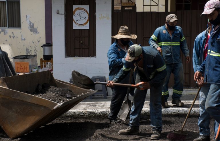 OBRA DE BACHEO ASFÁLTICO REGISTRA 40% DE AVANCE, JUAN VALLEJO