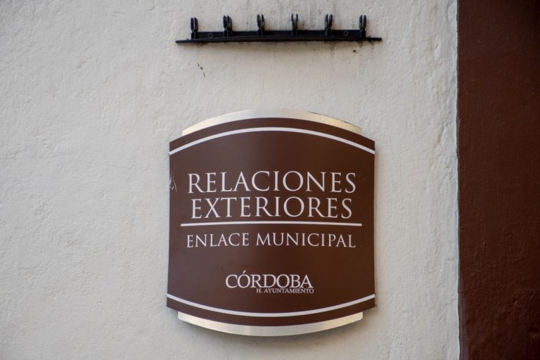 BRINDA SRE ATENCIÓN A CIUDADANÍA A TRAVÉS DE LADA 800