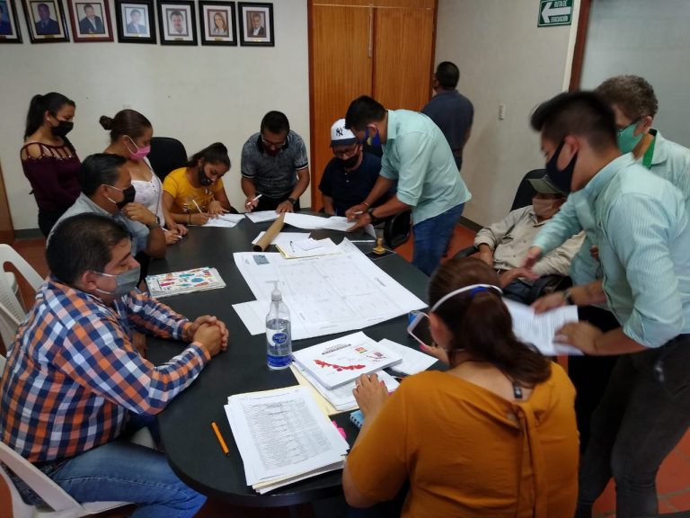 ACUERDAN TIANGUISTAS Y AYUNTAMIENTO DE HUATUSCO, VOLVER A LAS ACTIVIDADES HASTA QUE HUATUSCO ESTE EN SEMÁFORO AMARILLO