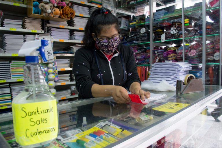 EN CÓRDOBA SUPERVISAN QUE PAPELERÍAS CUMPLAN MEDIDAS SANITARIAS