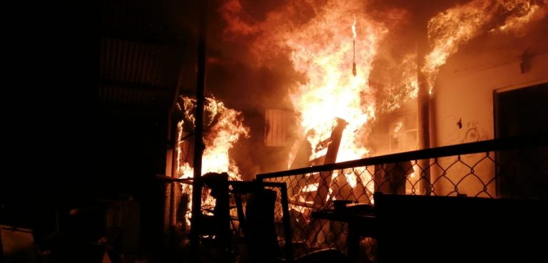 BOMBEROS DE CÓRDOBA SOFOCAN INCENDIO REGISTRADO EN LA ZONA DEL REVOLUCIÓN
