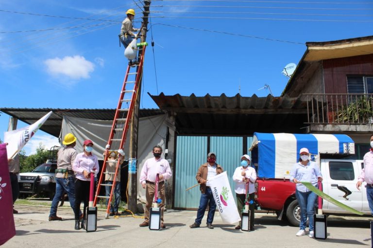 EN LA LOCALIDAD DE ELOTEPEC, INICIA EL PROGRAMA MUNICIPAL «ILUMINANDO TU COMUNIDAD»