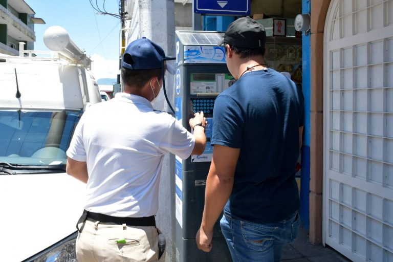 REACTIVAN GUARDIAS DE PERSONAL MUNICIPAL DE PARQUÍMETROS EN CÓRDOBA