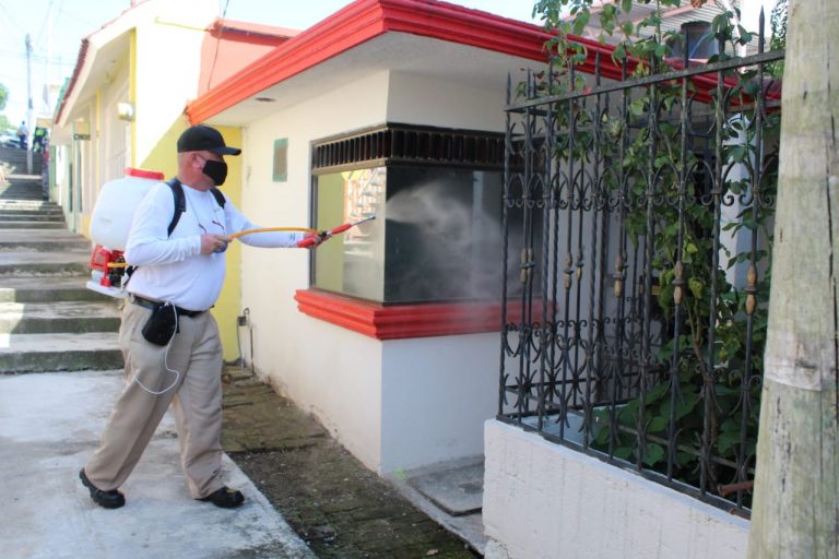AYUNTAMIENTO DE CÓRDOBA SANITIZA ESPACIOS PÚBLICOS DE INFONAVIT ARBOLEDAS