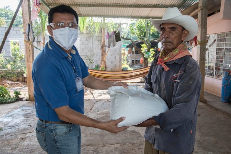 AYUNTAMIENTO DE CÓRDOBA ENTREGA SEMILLA DE FRIJOL Y MAÍZ A PRODUCTORES DE ZONA RURAL