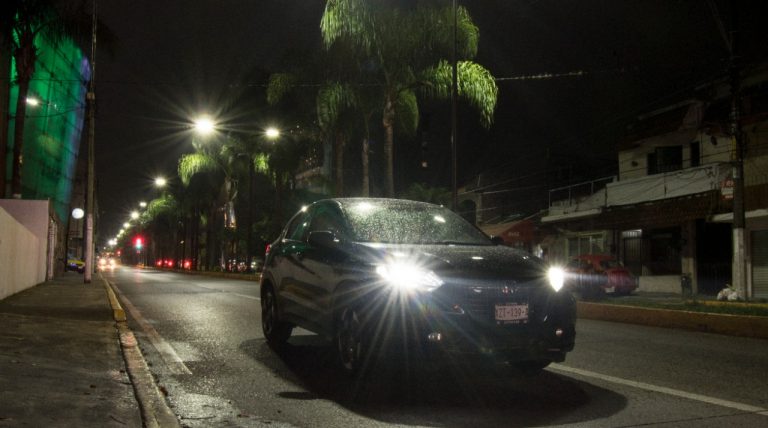 AYUNTAMIENTO DE CÓRDOBA COLOCA NUEVAS LUCES EN BOULEVARD FUNDADORES