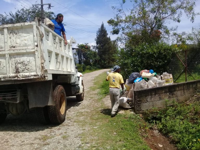 ELIMINAN CRIADEROS CONTRA EL DENGUE