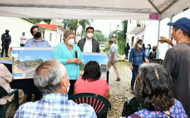 INFORMA PRESIDENTA MUNICIPAL DE CÓRDOBA A ASAMBLEA DE VECINOS INICIO DE OBRAS