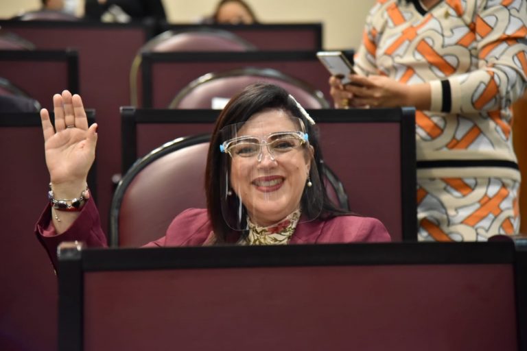 EN MENOS DE 2 AÑOS, VERACRUZ ENDEREZÓ SUS FINANZAS E HIZO SOSTENIBLE LA DEUDA PÚBLICA: ROSALINDA GALINDO