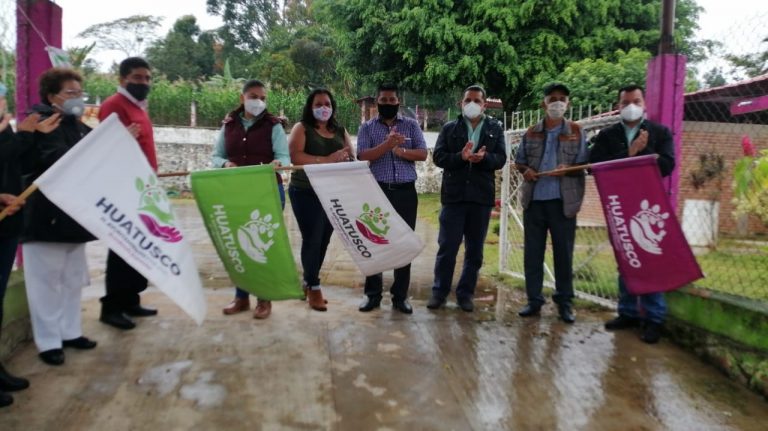 EN HUATUSCO, NIÑOS DE LA ESCUELA PRIMARIA JUSTO SIERRA DE LA LOCALIDAD DE CHAVAXTLA CONTARÁN CON TECHADO
