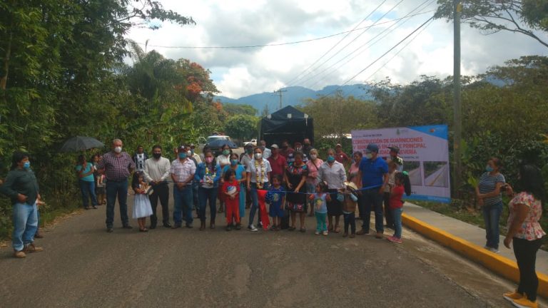 HABITANTES DE NEVERÍA YA NO CAMINARÁN SOBRE CARRETERA