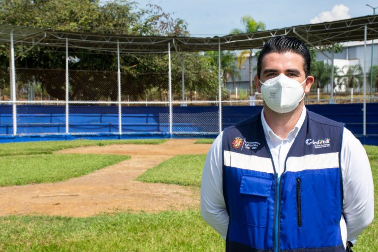 AYUNTAMIENTO DE CÓRDOBA REALIZA TRABAJOS DE MANTENIMIENTO A UNIDAD DEPORTIVA 30 CABALLEROS