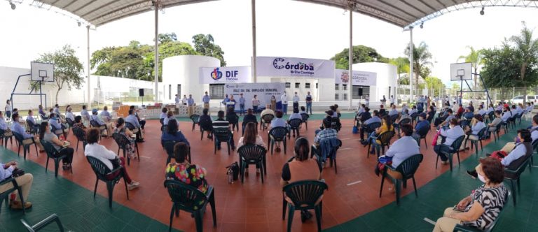 RECONOCEN EN CÓRDOBA A SERVIDORES PÚBLICOS MUNICIPALES