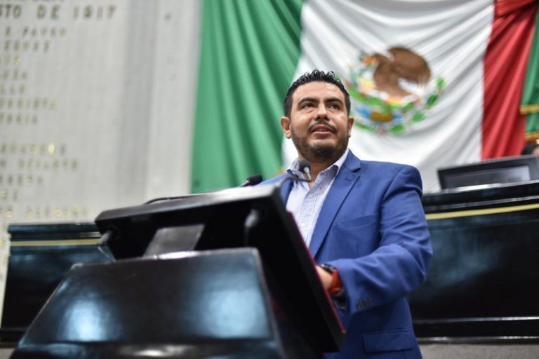 SUBSIDIARÍAN A ADULTOS MAYORES EL 50% DEL COSTO DE LICENCIAS DE CONDUCIR