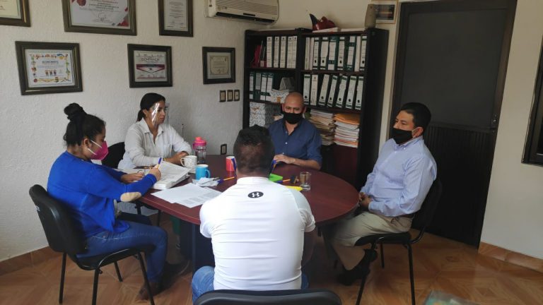 TOMAN PROTESTA A AGENTE MUNICIPAL DE NARANJOS