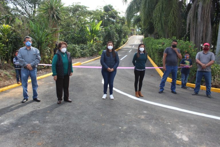 CALLE PAVIMENTADA EN LA LOCALIDAD DE CHAVAXTLA