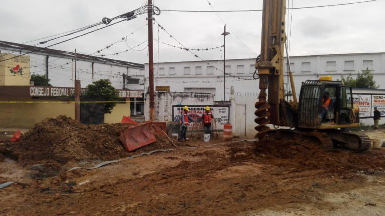 POR CONSTRUCCIÓN DE PASO A DESNIVEL MODIFICAN MOVILIDAD PEATONAL EN LAS ESTACIONES