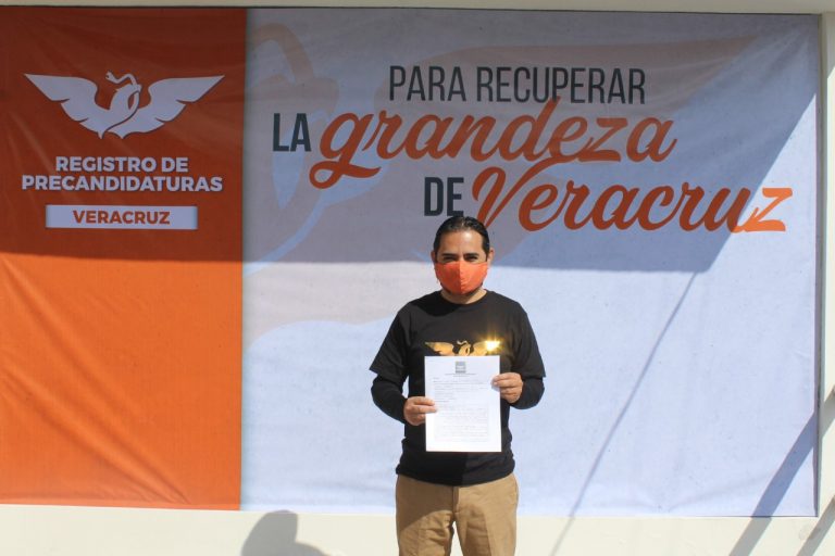 FERRER GALVÁN SE REGISTRA COMO PRECANDIDATO DE MOVIMIENTO CIUDADANO A LA DIPUTACIÓN LOCAL POR HUATUSCO