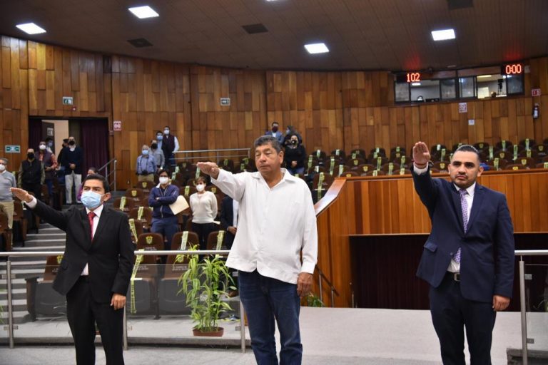 ANTE EL PLENO, RINDEN PROTESTA DE LEY TRES NUEVOS DIPUTADOS