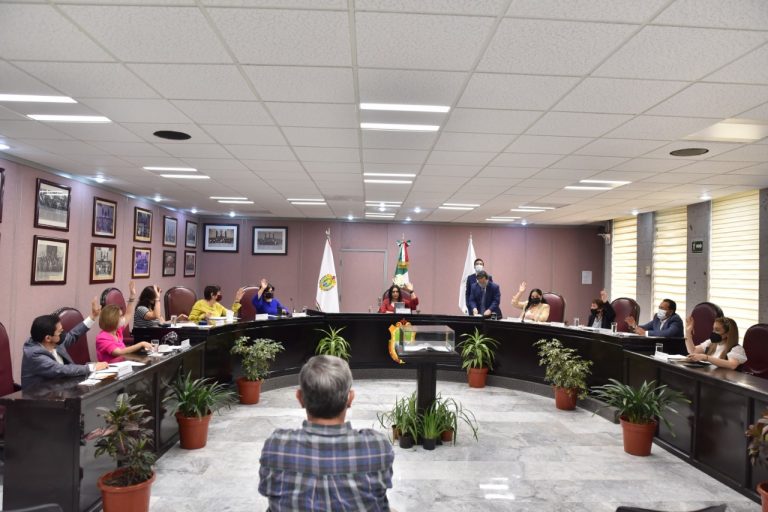 AUTORIZA CONGRESO A CINCO MUNICIPES LICENCIA PARA SEPARARSE DEL CARGO