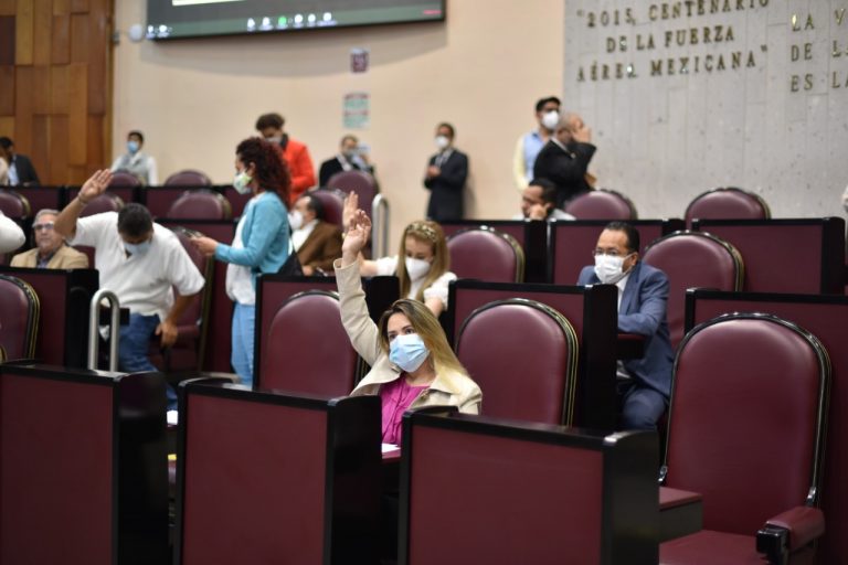 CON LICENCIA TIPO A PODRÁ CONDUCIRSE TAMBIÉN UNIDADES PARTICULARES Y DE CARGA