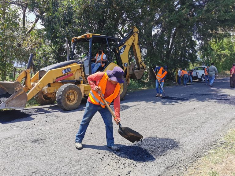 BACHEAN CARRETERAS DE IXHUATLÀN DEL CAFÉ