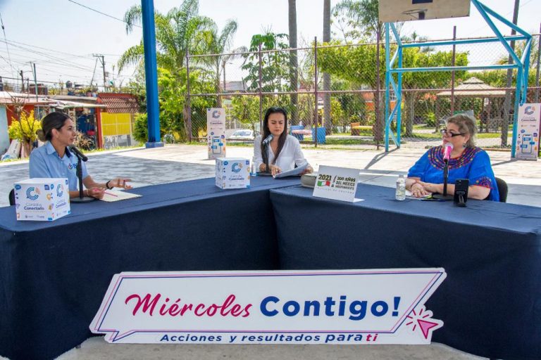 LLAMAN A ADULTOS MAYORES A REGISTRARSE PARA RECIBIR VACUNAS ANTICOVID, DIF CÓRDOBA BRINDA APOYO EN PROCESO DE REGISTRO