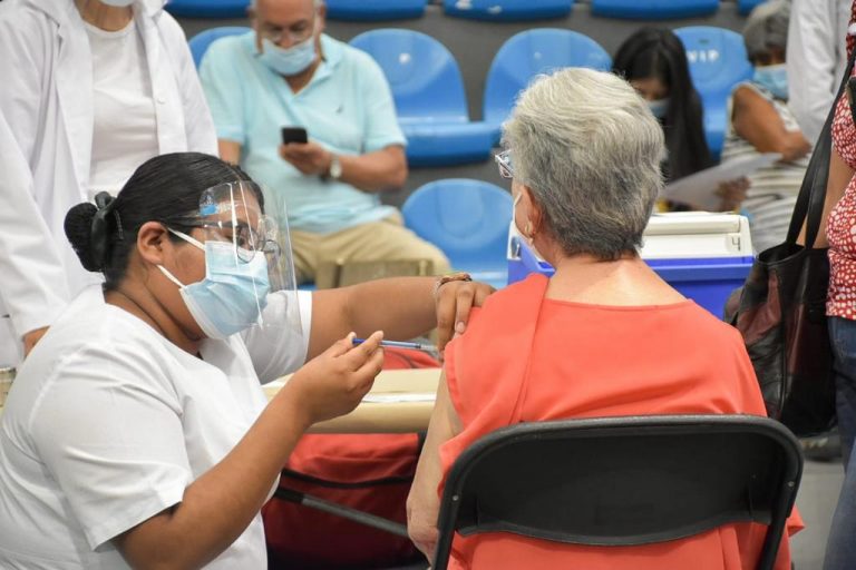 EN CÓRDOBA TODO LISTO PARA INICIO DE VACUNACIÓN A ADULTOS MAYORES