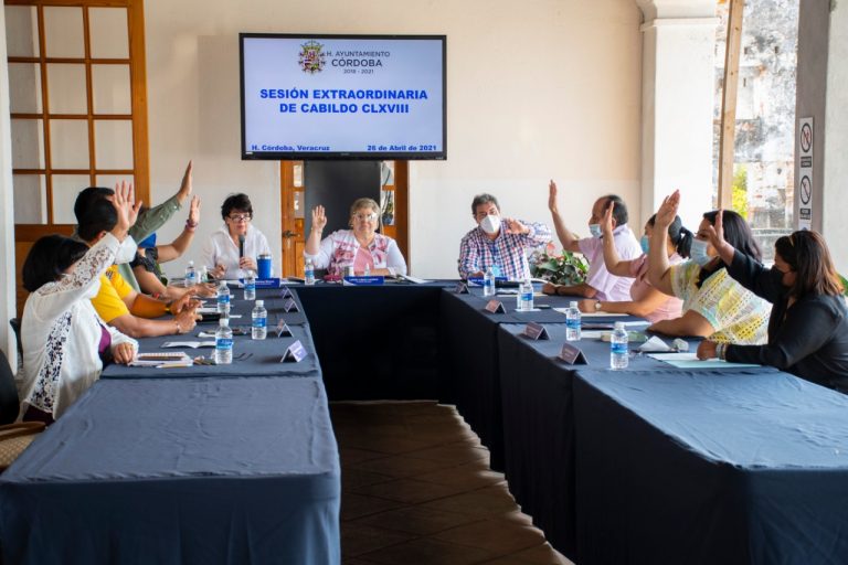 SESIONA CABILDO DE CÓRDOBA, CONOCE DE LA NEGATIVA DE REGIDOR SUPLENTE PARA ASUMIR TITULARIDAD