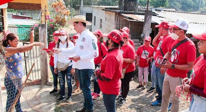 PROPONE LEÓN CANTÓN GESTIONAR UN HOSPITAL