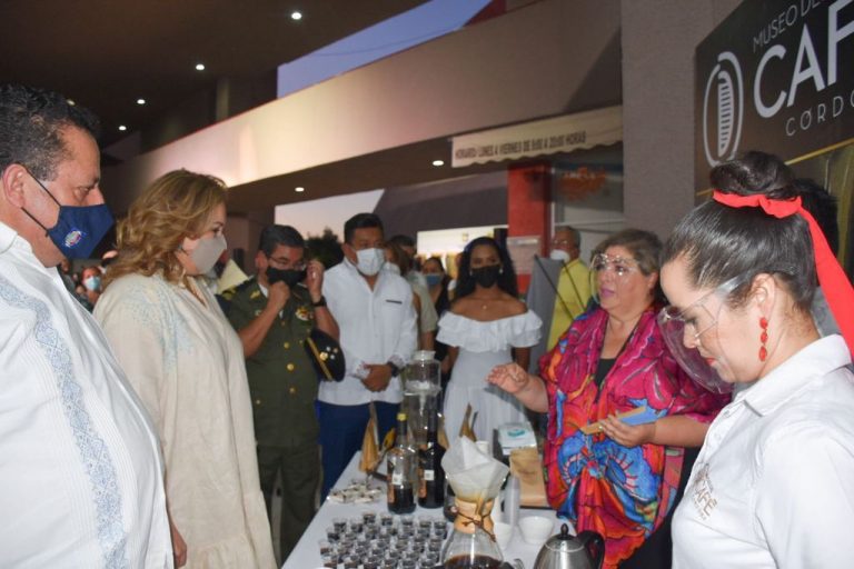 SUDCALIFORNIANOS DISFRUTAN DEL AROMA Y SABOR DEL CAFÉ DE CÓRDOBA