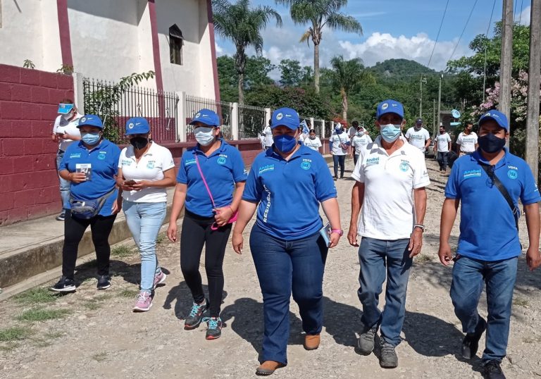 RECORRE ANABEL CASA POR CASA EN PRESIDIO
