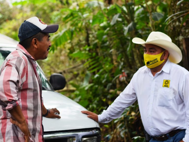 FERMÍN LÓPEZ PROPONE AMPLIAR EL SERVICIO DE LUZ EN TOTUTLA
