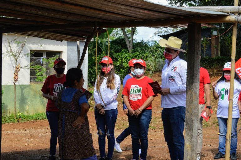 LEÓN CANTÓN CREARÁ UN PROGRAMA PARA LA CONSTRUCCIÓN DE VIVIENDAS