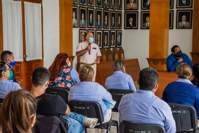 CAPACITAN A SERVIDORES PÚBLICOS MUNICIPALES DE CÓRDOBA PARA ENTREGA -RECEPCIÓN