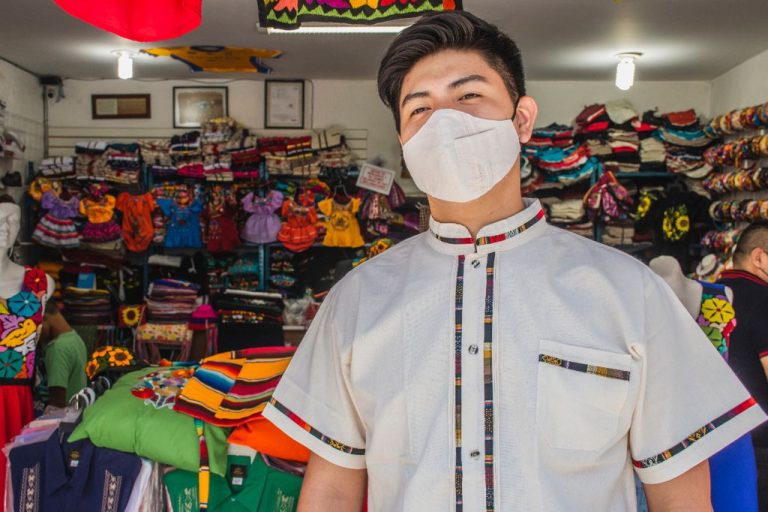 LLEGAN A CÓRDOBA LOS GUAYABOCA, CUBREBOCAS ARTESANALES CON DISEÑO DE GUAYABERA